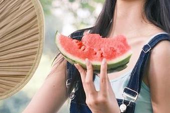 51爆料福利资源网直达入口，动漫游戏爱好者的必备爆料资源！
